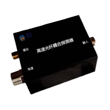Matriz de detectores 2D InGaAs acoplados com fibra